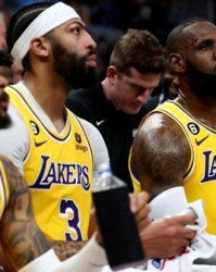 湖人赢球密码！三叉戟连续4场同砍20+ 拉塞尔复苏