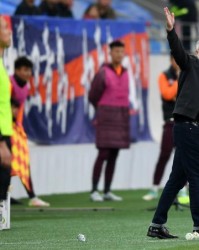 开云体育官方网-不容易！5轮不胜海牛仍力挺亚森 赛季首胜虽迟但到