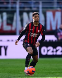 开云体育网页版入口-隆戈：德温特的进步或改变米兰引援策略，球队可能选择保持现状